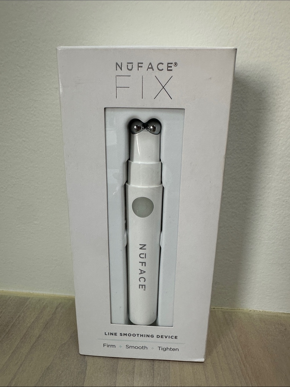 NuFace FIX Line Smoothing Device - White with Silver Rollers